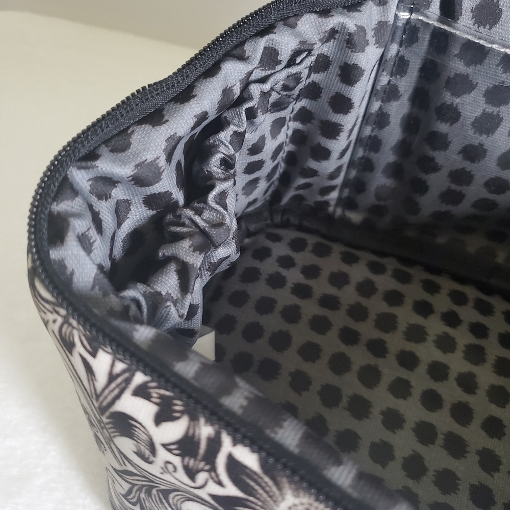 Bella Russo Black White Floral Flower Cosmetic Bag Case NWOT - Picture 11 of 12